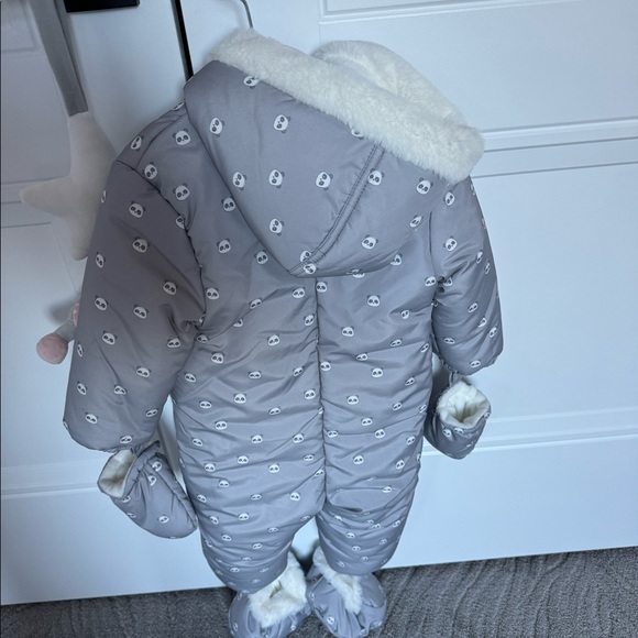 Mayoral brand new snowsuit. Never worn. Size 12 months - Picture 2 of 2
